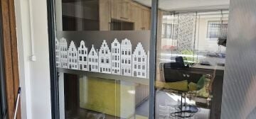 Technosmart 45x150cm Dekoratif Şehir Temalı Buzlu Cam Filmi Statik Kaplama Mutfak Ofis Banyo Pencere